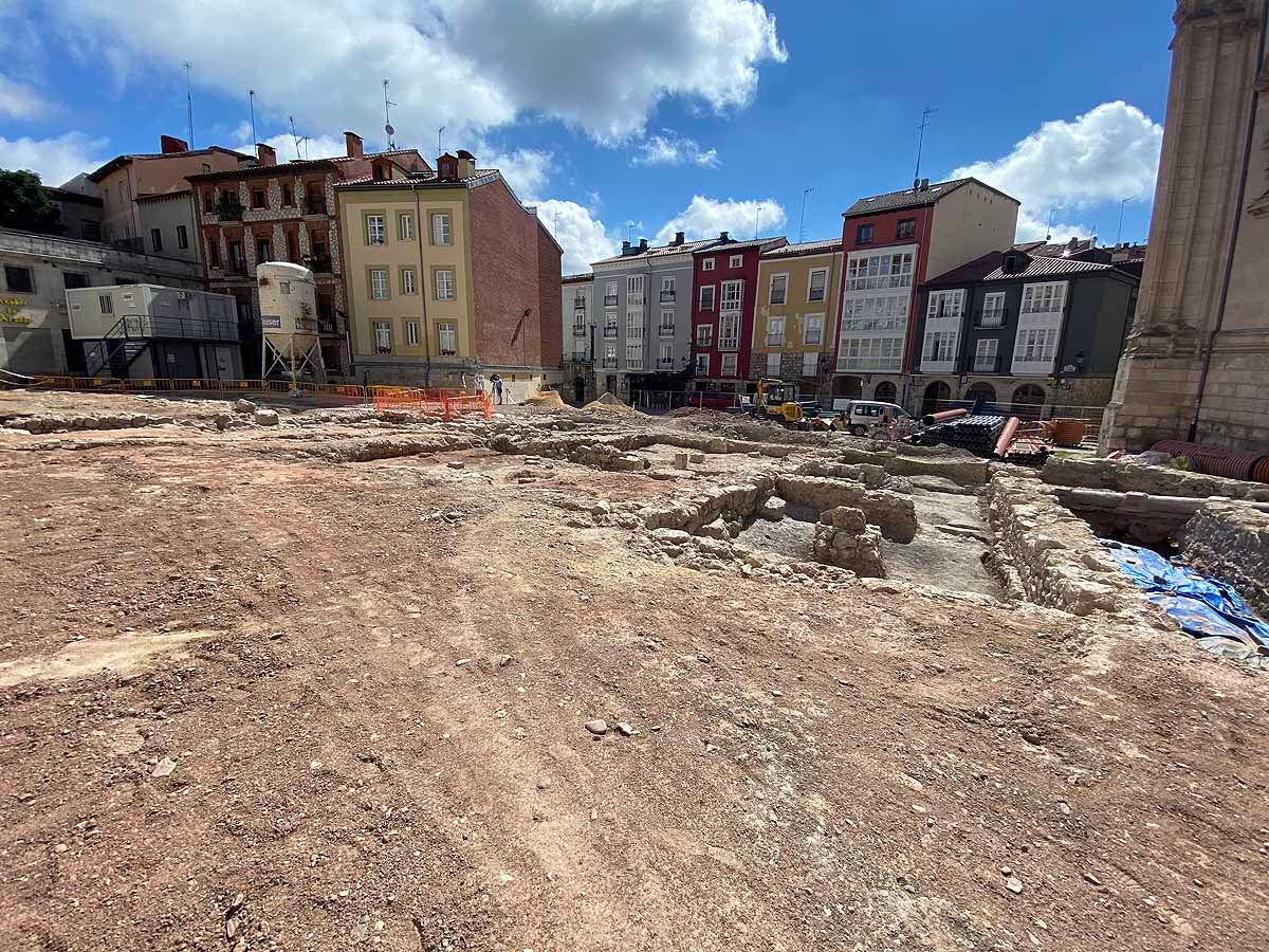 Fotos: Los burgaleses conocen a pie de obra el nuevo proyecto para Las Llanas