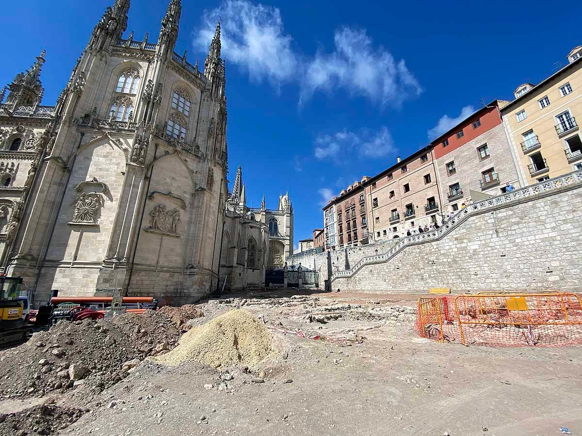 Fotos: Los burgaleses conocen a pie de obra el nuevo proyecto para Las Llanas