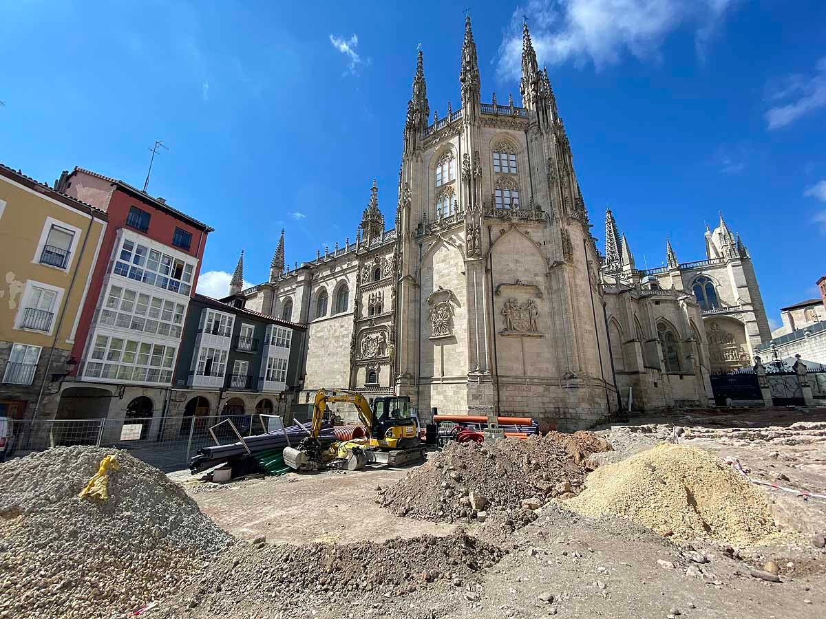 Fotos: Los burgaleses conocen a pie de obra el nuevo proyecto para Las Llanas