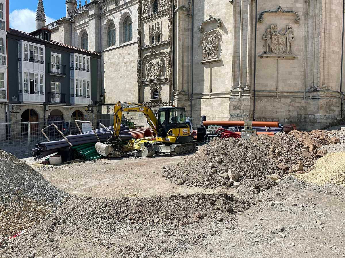 Fotos: Los burgaleses conocen a pie de obra el nuevo proyecto para Las Llanas