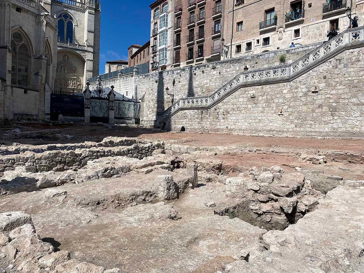 Fotos: Los burgaleses conocen a pie de obra el nuevo proyecto para Las Llanas