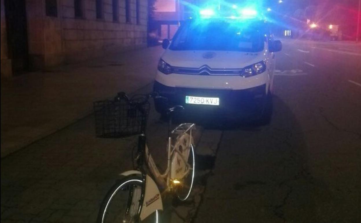 En bicicleta por Burgos, haciendo eses y cuadruplicando la tasa de alcohol permitida