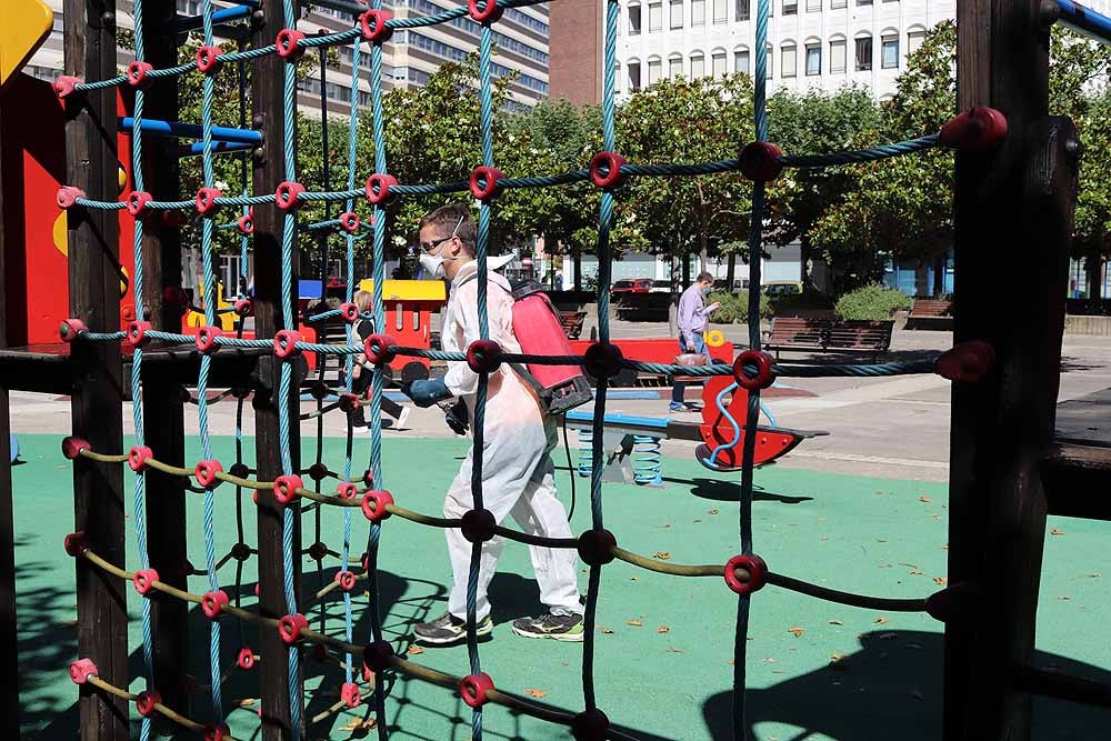 Fotos: Burgos abre todos los parques infantiles, que se desinfectarán a diario