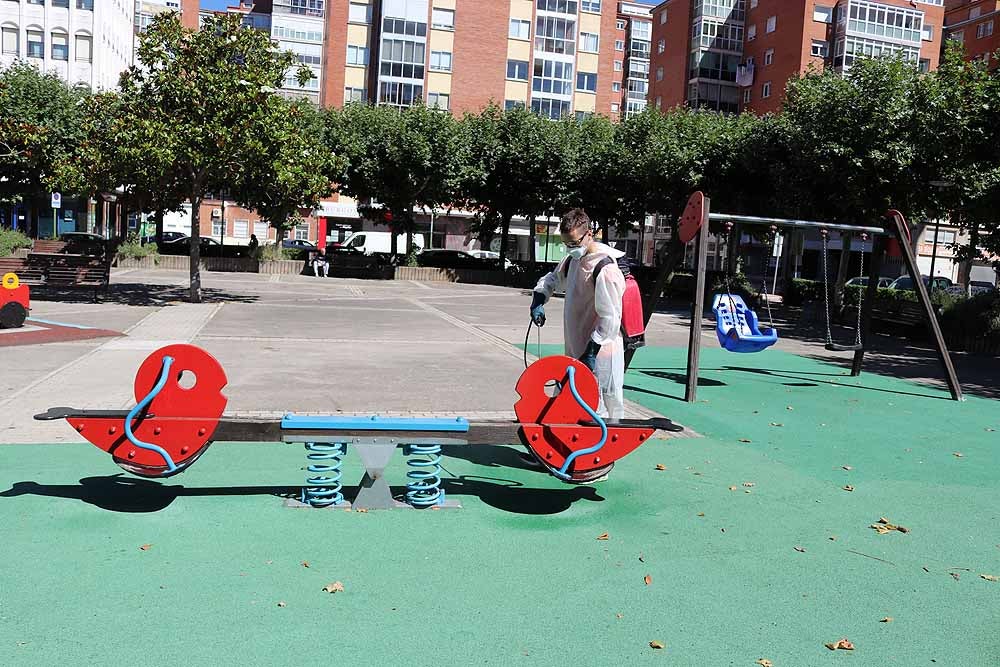 Fotos: Burgos abre todos los parques infantiles, que se desinfectarán a diario