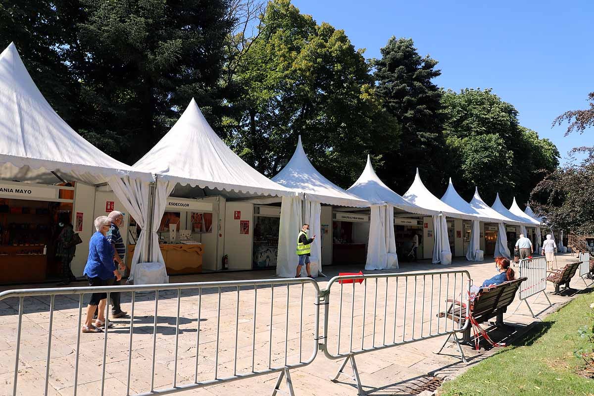 Fotos: La Feria de Artesanía se adapta a la nueva normalidad en Burgos