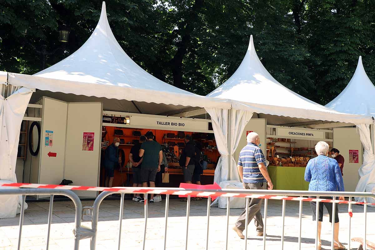 Fotos: La Feria de Artesanía se adapta a la nueva normalidad en Burgos