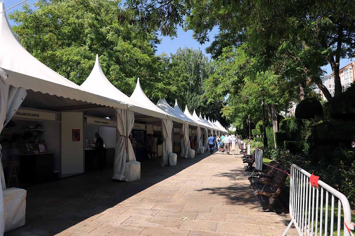 Fotos: La Feria de Artesanía se adapta a la nueva normalidad en Burgos