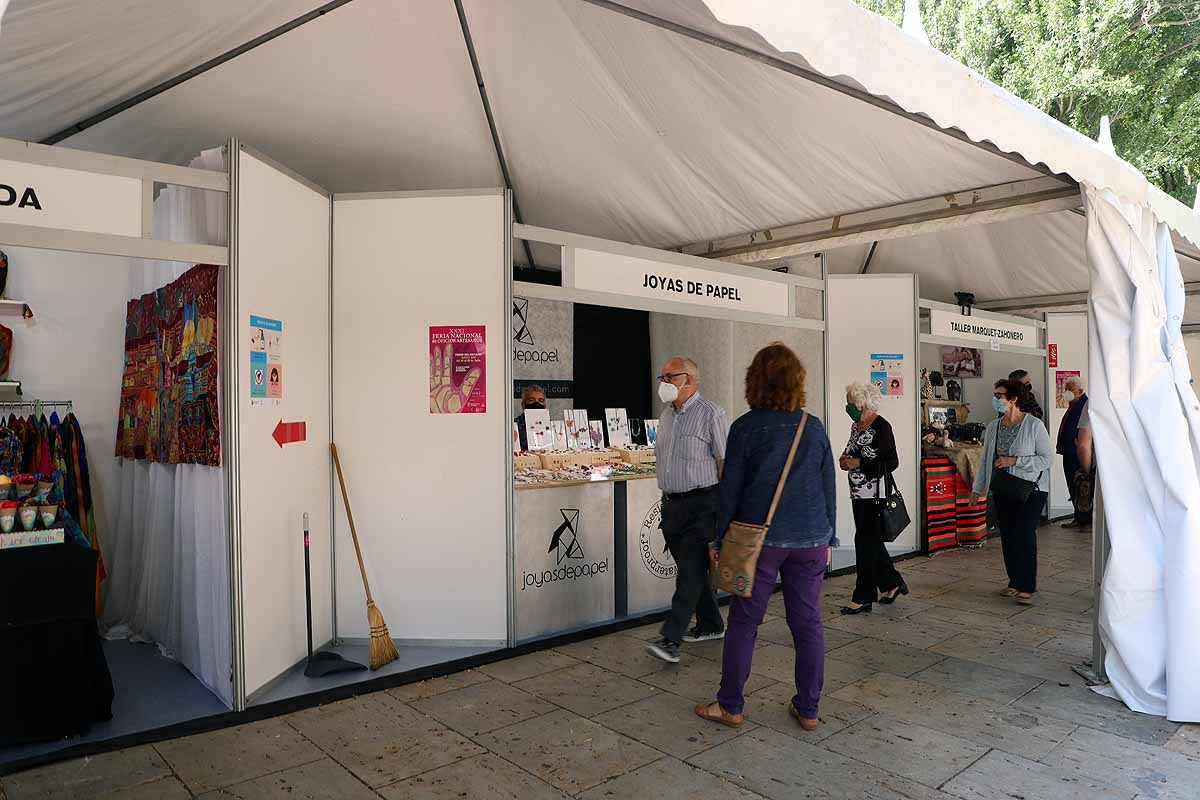 Fotos: La Feria de Artesanía se adapta a la nueva normalidad en Burgos