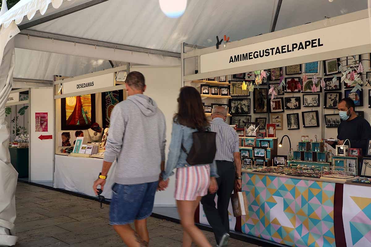 Fotos: La Feria de Artesanía se adapta a la nueva normalidad en Burgos