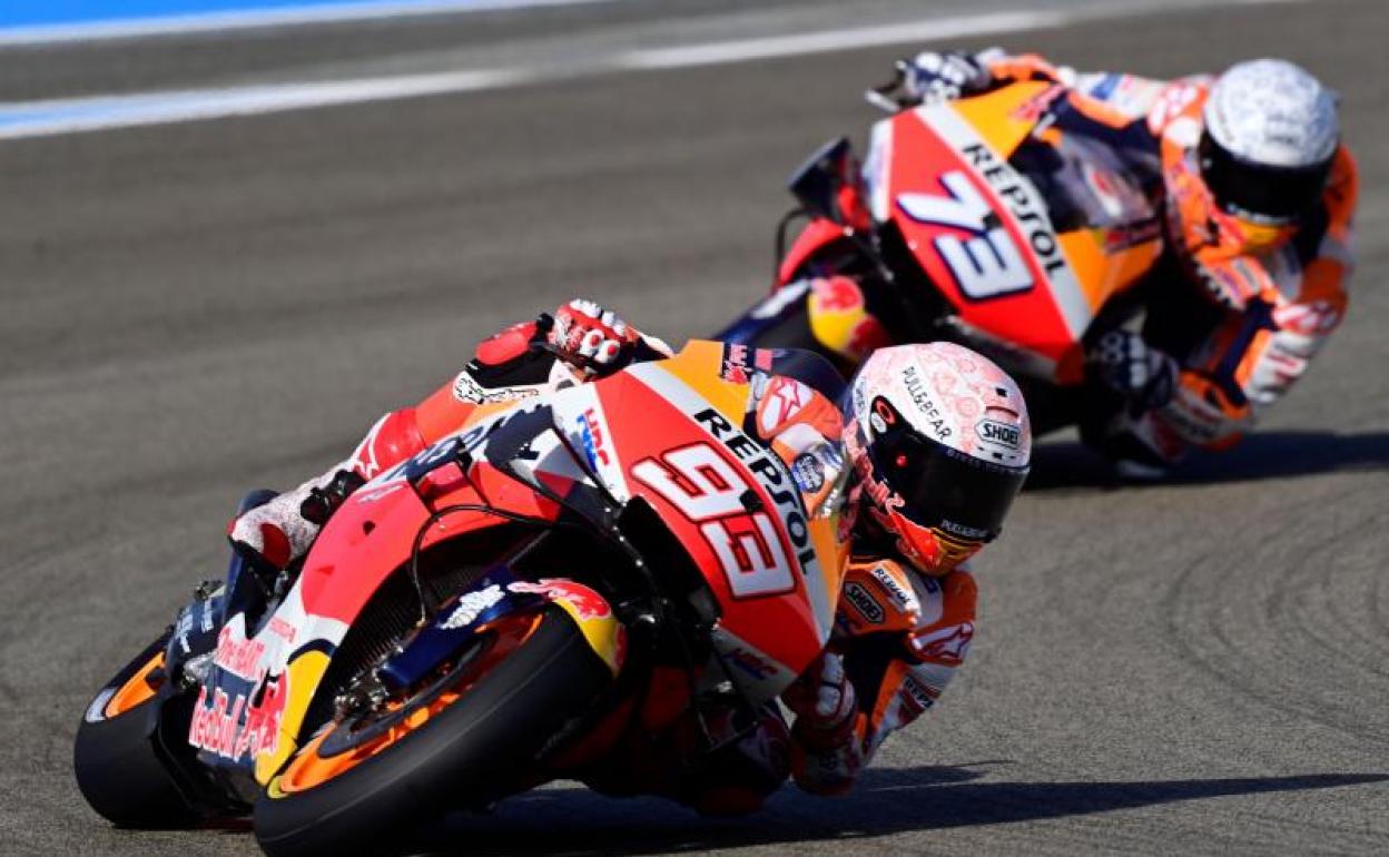 Los hermanos Marc y Alex Márquez, este viernes en el circuito de Jerez.