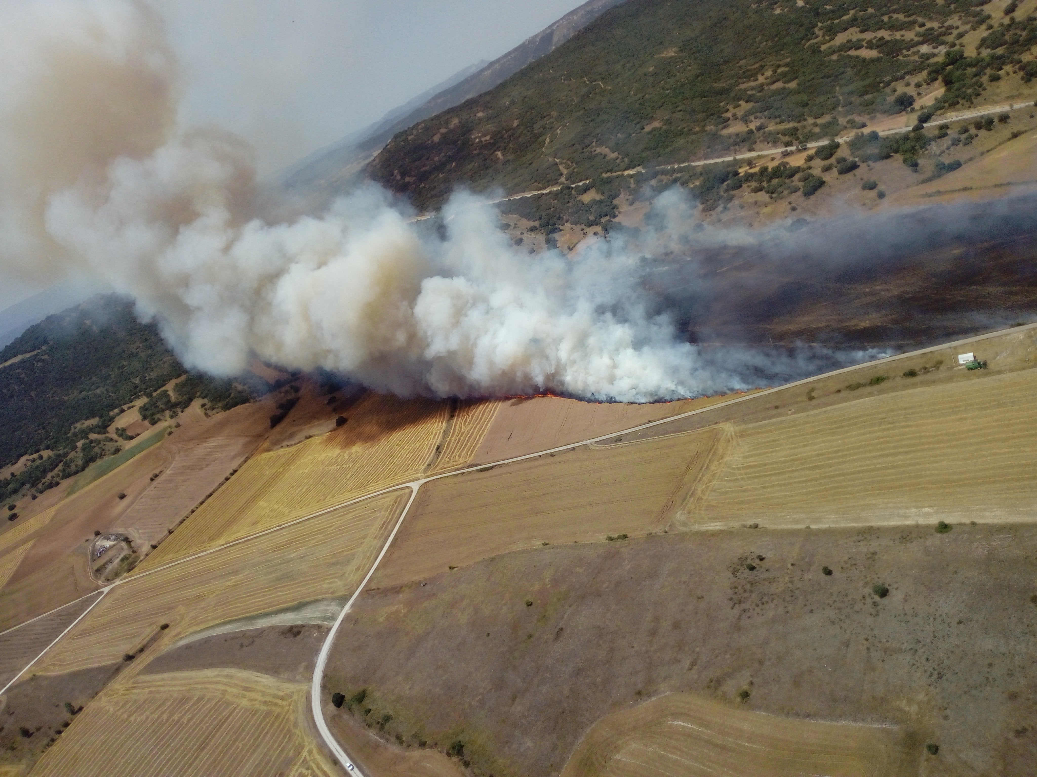 Fotos: Incendio en Junta de Traslaloma