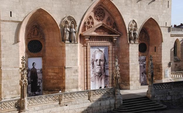Antonio López trabaja en unas nuevas puertas de bronce para la Catedral de Burgos con motivo de su VIII Centenario