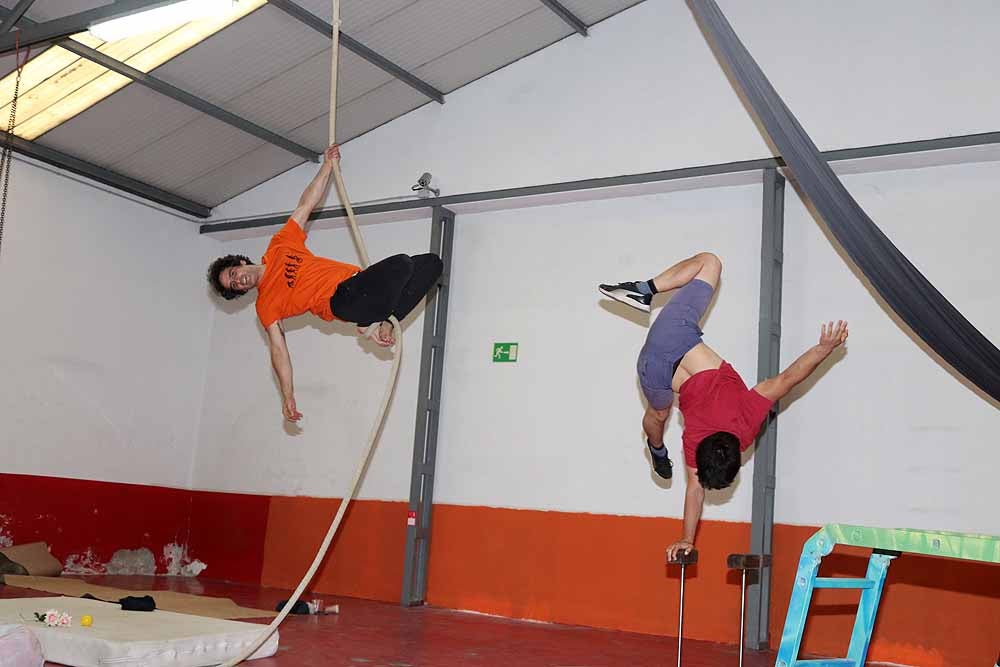 Fotos: Jugando al circo, la nueva escuela de circo de Burgos