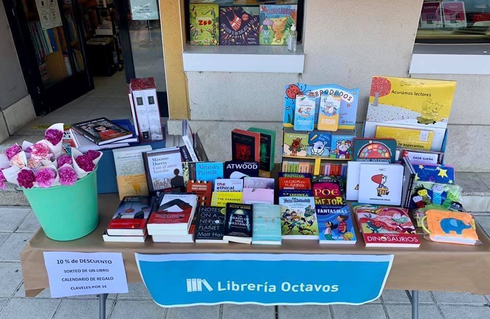 Fotos: Los burgaleses celebran el Día del Libro que les robó la pandemia