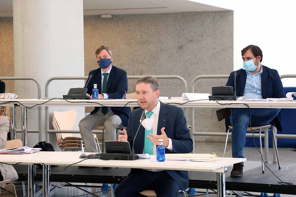 Fotos: Homenaje a Javier Lacalle en su último pleno en Burgos