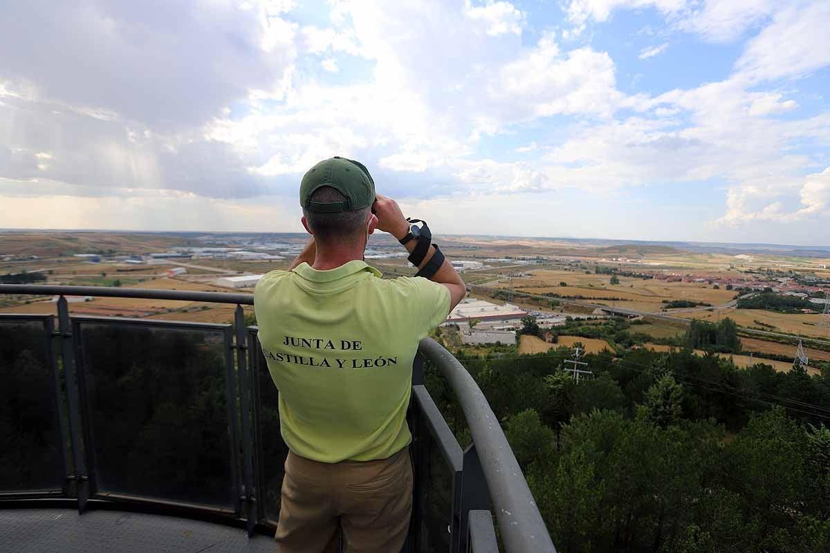 Fotos: Centinelas de fuegos, los ojos que velan para frenar los incendios forestales en Burgos