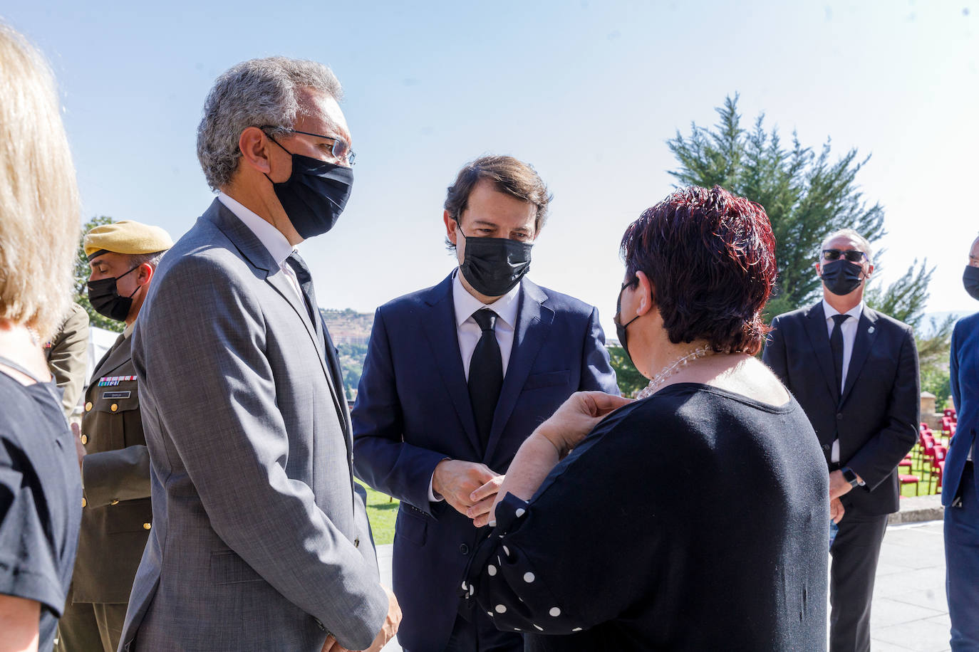 Fotos: Castilla y León rinde homenaje a las víctimas de la covid-19