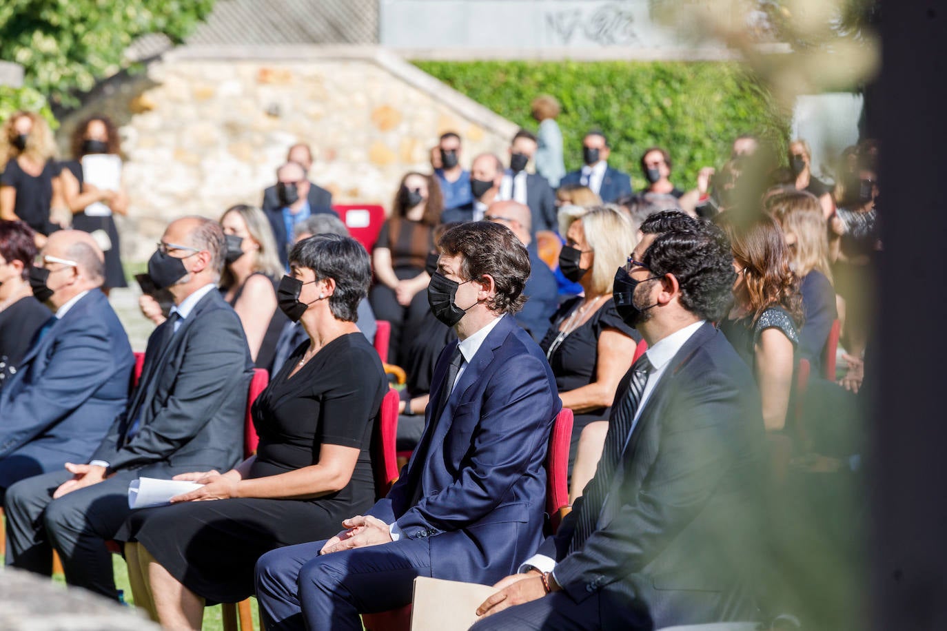 Fotos: Castilla y León rinde homenaje a las víctimas de la covid-19