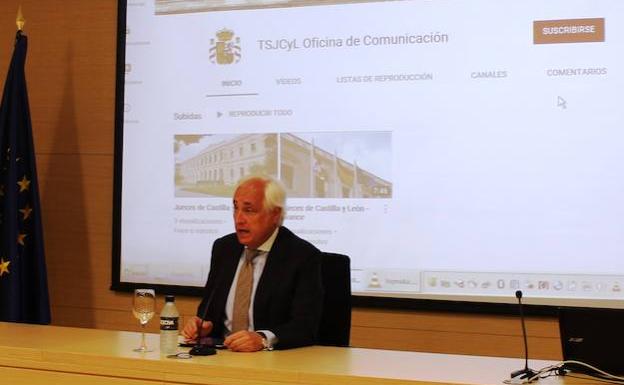 José Luis Concepción, presidente del TSJCyL, durante la presentación del vídeo. 