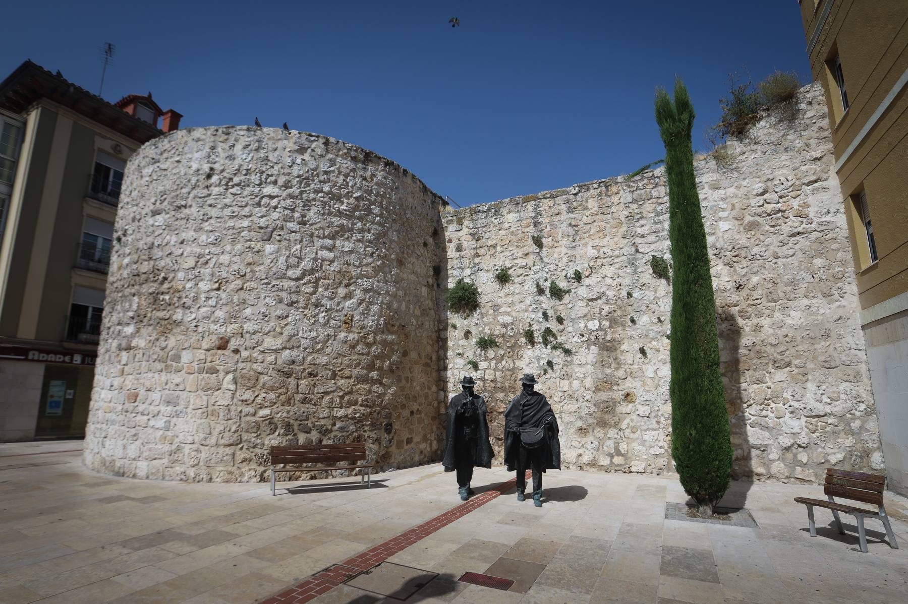 Casi la mitad de las antiguas murallas de la ciudad siguen en pie. 