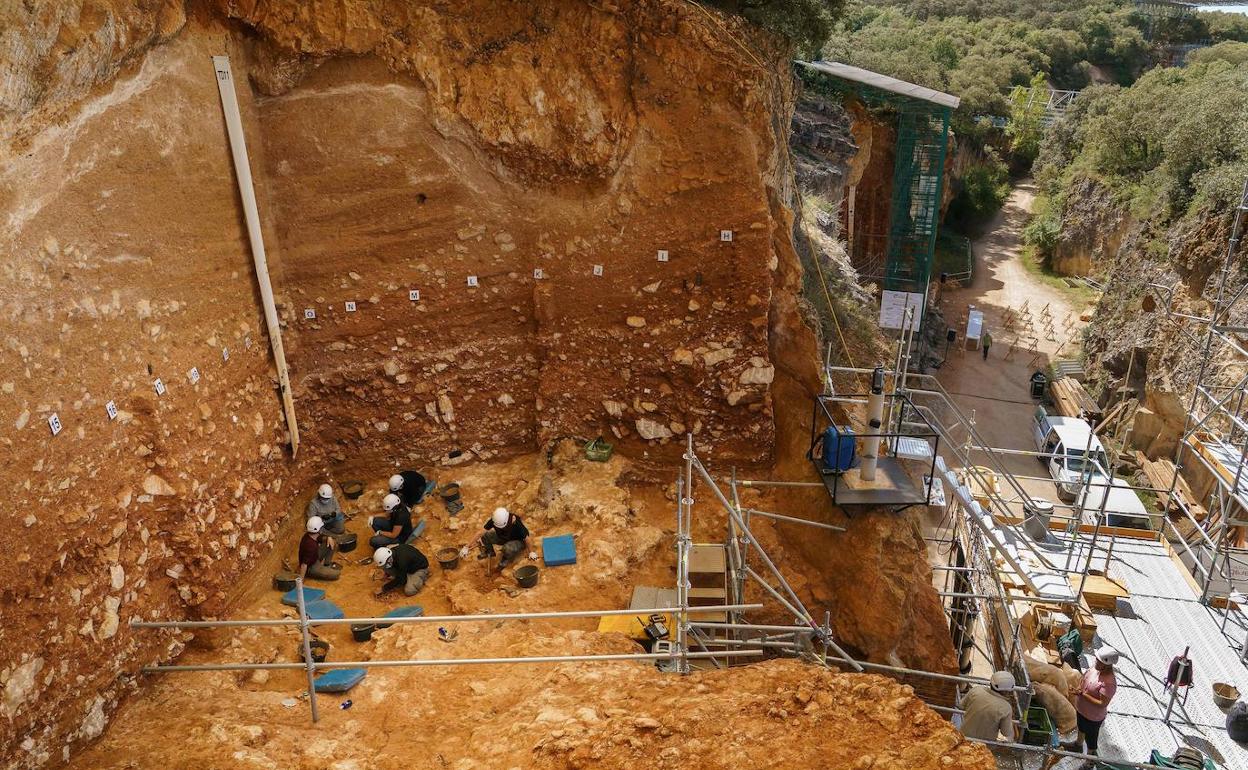 Imagen de los yacimientos de Atapuerca durante la campaña de excavaciones.