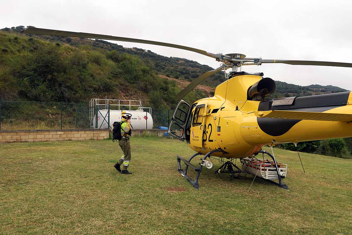 Fotos: Rapidez y eficacia, los incendios también se combaten desde el aire