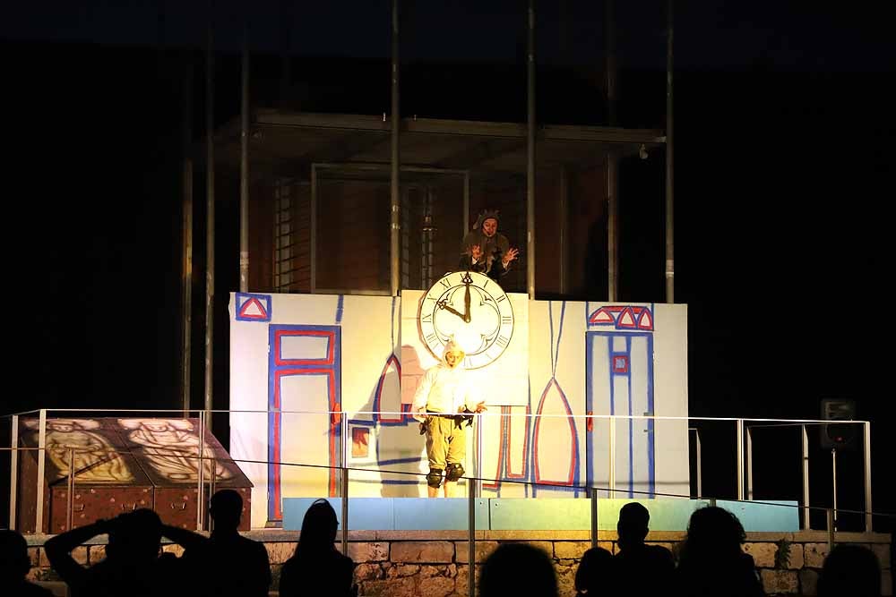 Fotos: Bambalúa Teatro vuelve al Castillo con Patrimonios