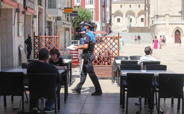 La Policía Local de Burgos interpone 18 denuncias en una semana por no llevar mascarilla