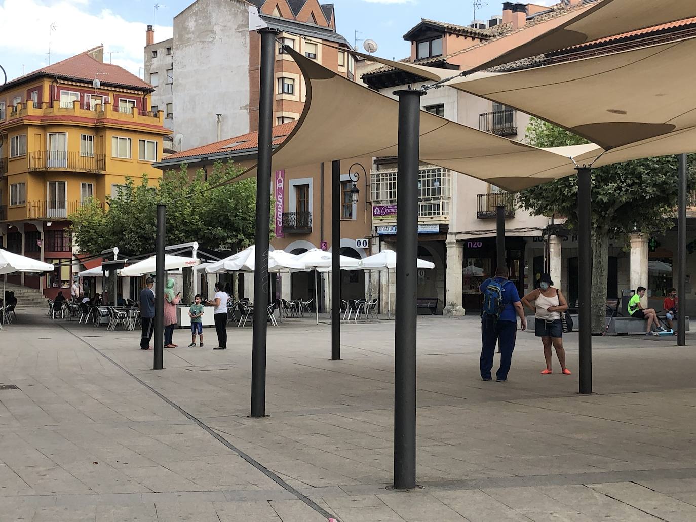 Fotos: Ambiente en Aranda tras conocer el confinamiento, incredulidad y malestar