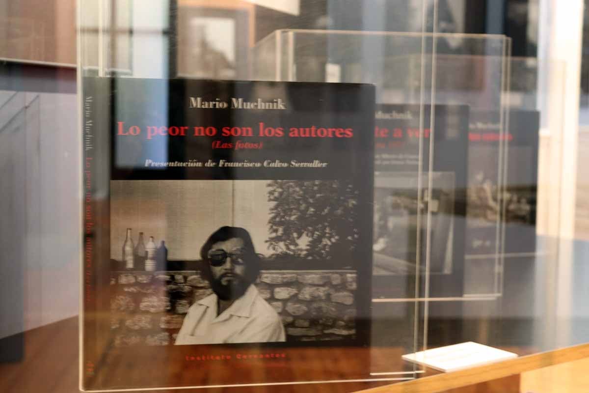 La muestra se puede visitar en el Palacio de la Isla de Burgos hasta el 30 de octubre | Se compone de 56 retratos literarios realizados en blanco y negro.