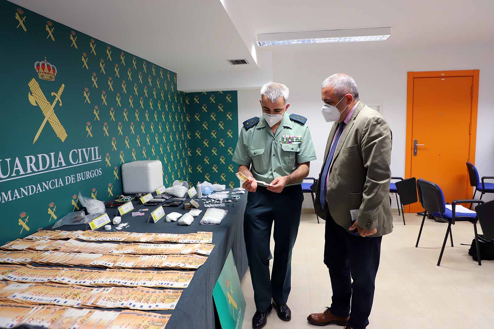 Fotos: La Guardia Civil desarticula un grupo dedicado a la venta y distribución de estupefacientes en la comarca de Pinares