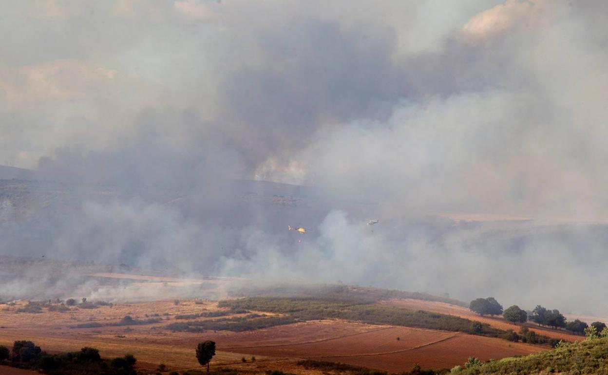 Imagen del fuego en la tarde del sábado.