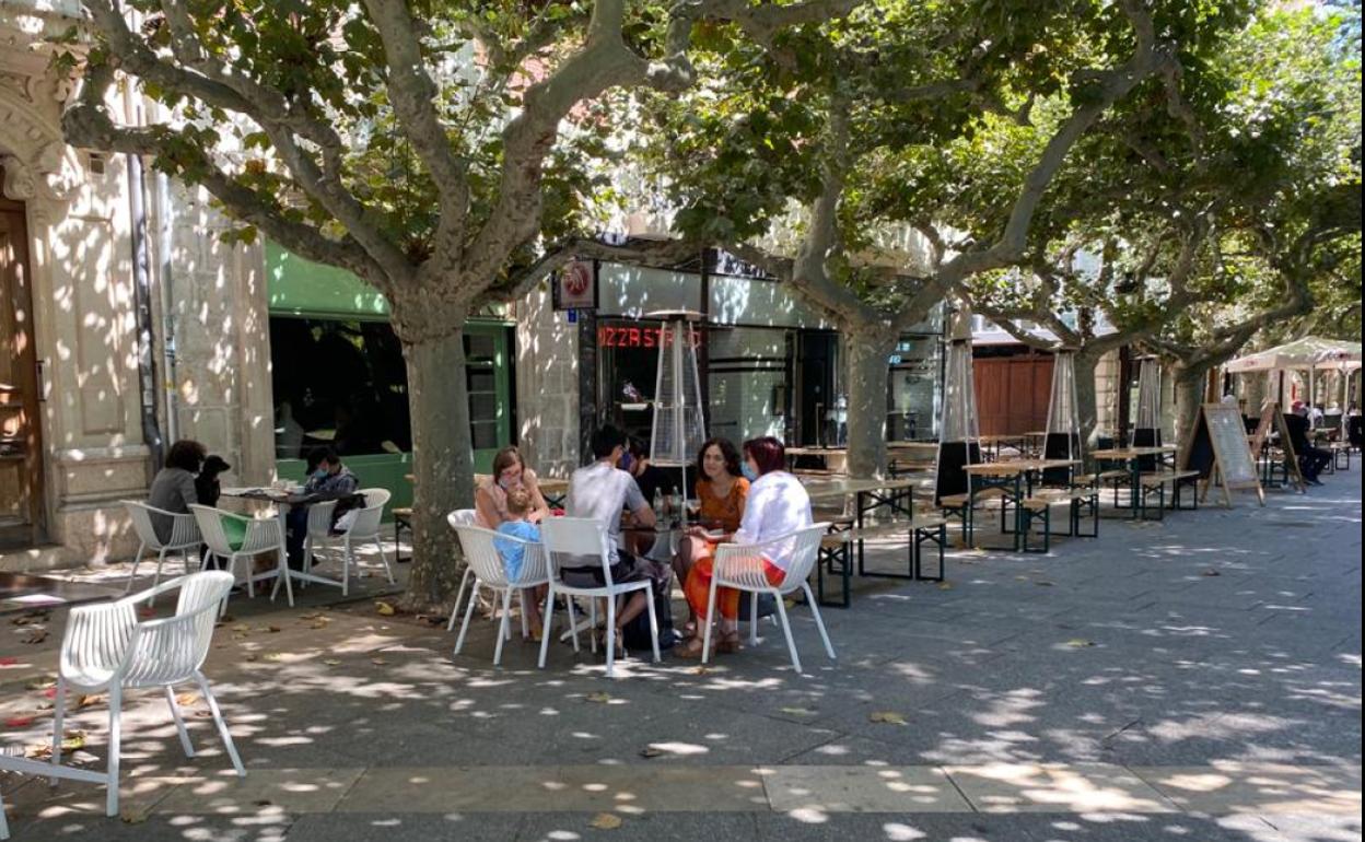 Se plantea que los bares especiales puedan hacer uso de su terraza y ofrecer servicio de cafetería.