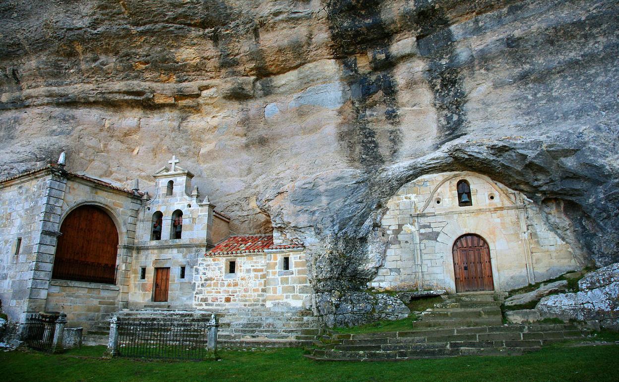 Monumento Natural Ojo Guareña. 