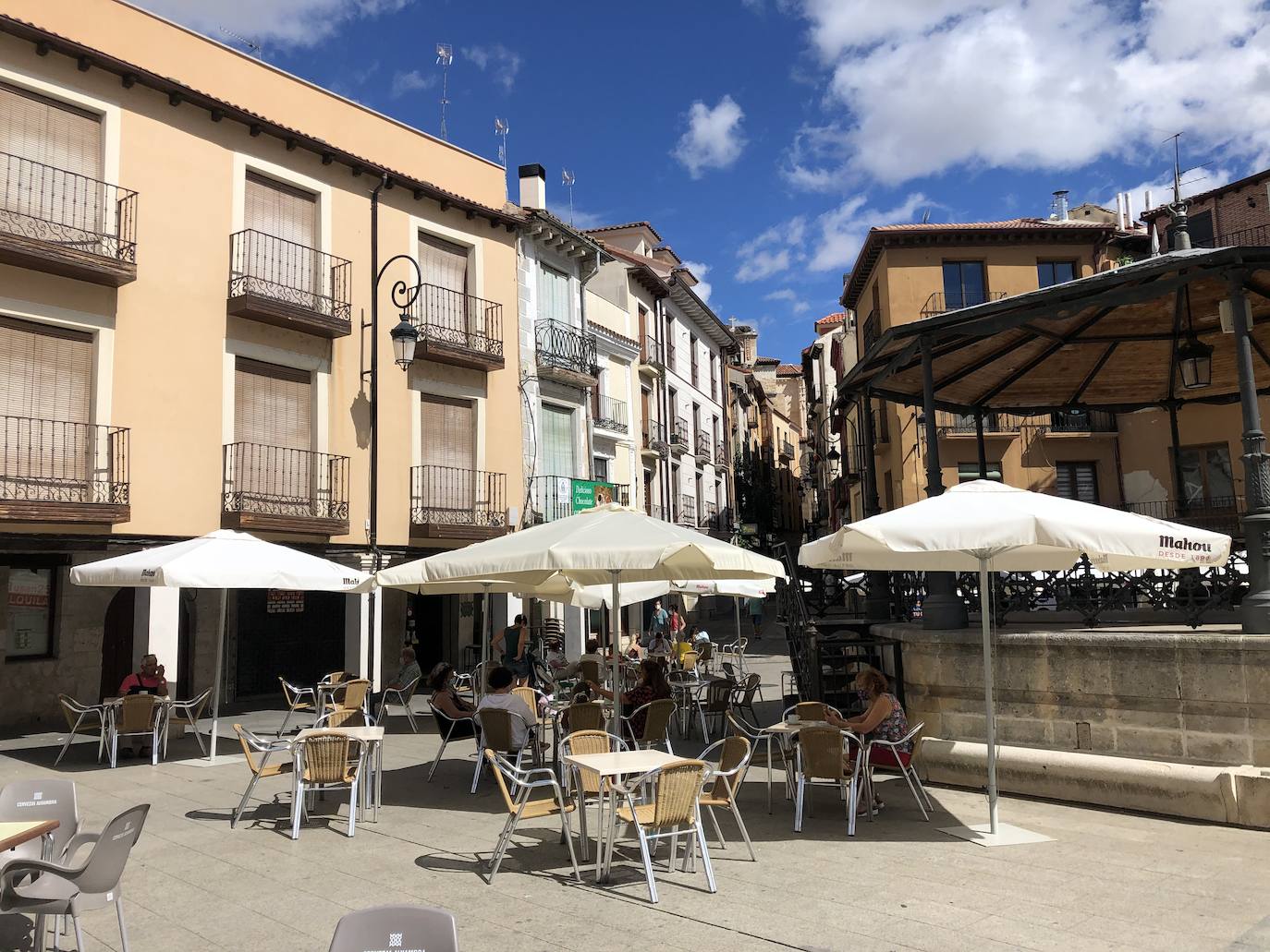 Fotos: Aranda de Duero retoma el pulso de la calle