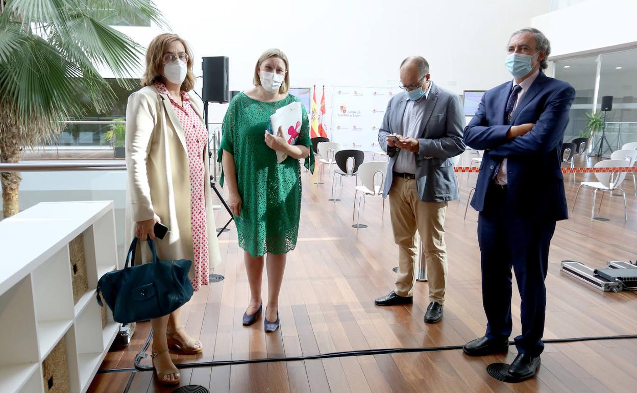 Reunión de la consejera de Familia e Igualdad de Oportunidades, Isabel Blanco, con los integrantes de la Sección de Familia del Consejo de Servicios Sociales de Castilla y León para presentar el Plan de Conciliación 2020.