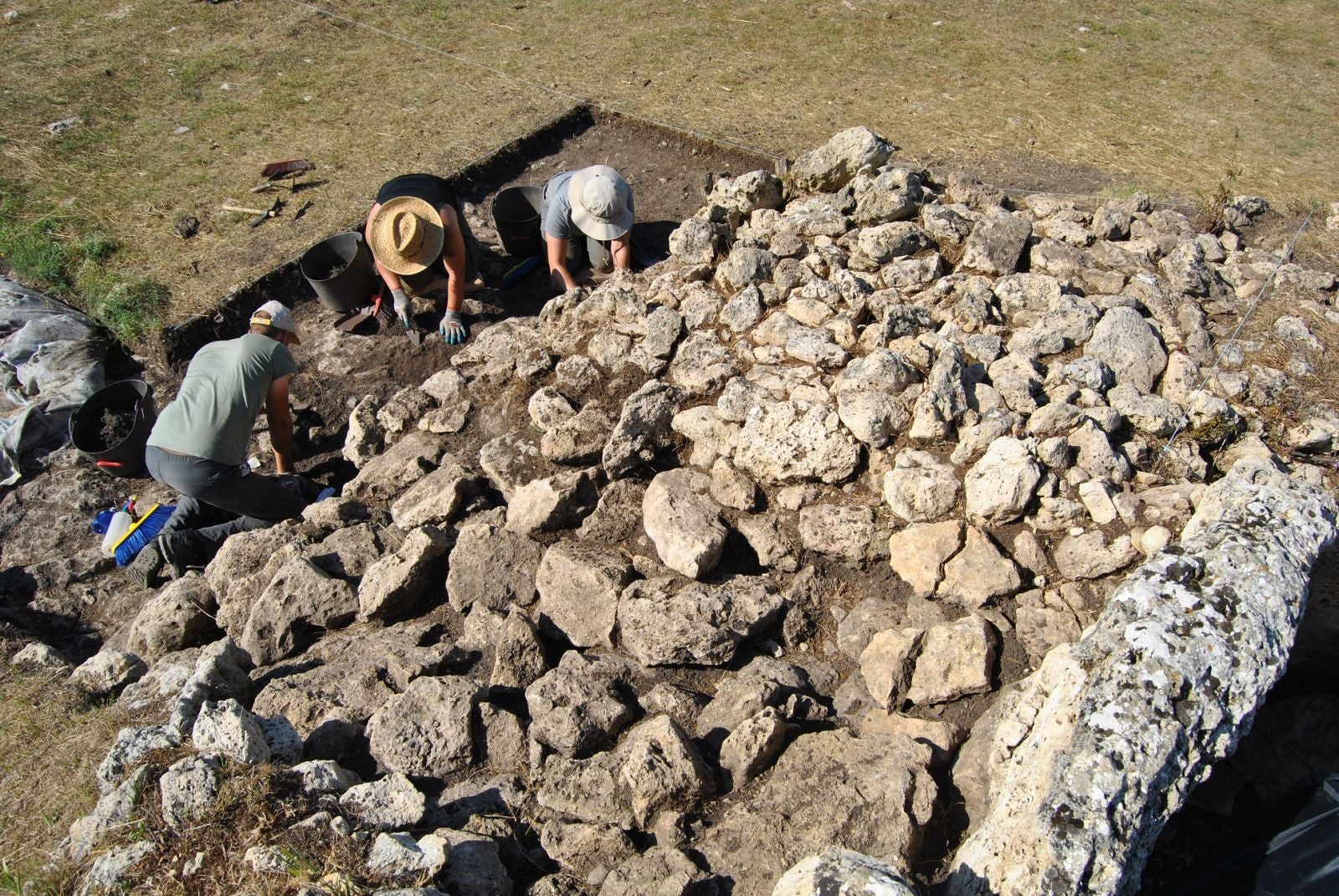 Fotos: Campaña de excavaciones en el dolmen de El Pendón