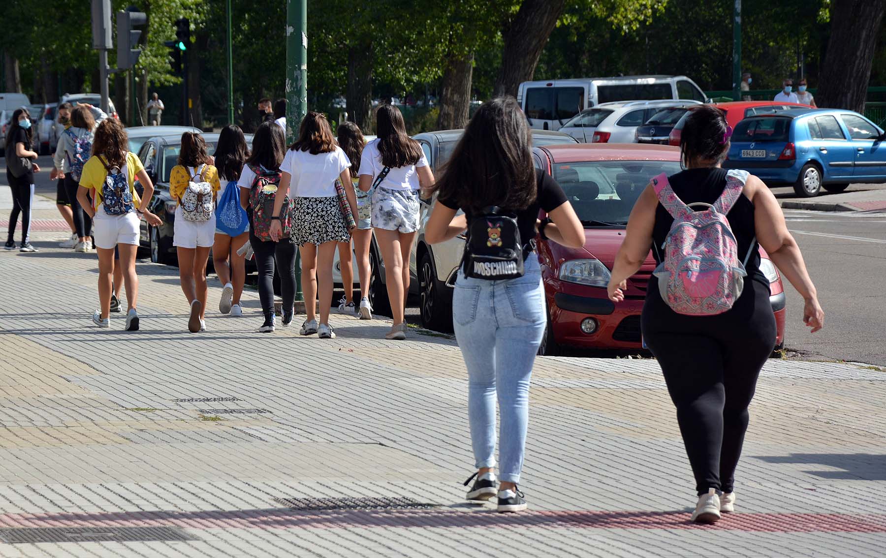 El trasiego de estudiantes ha sido una constante durante toda la mañana. 