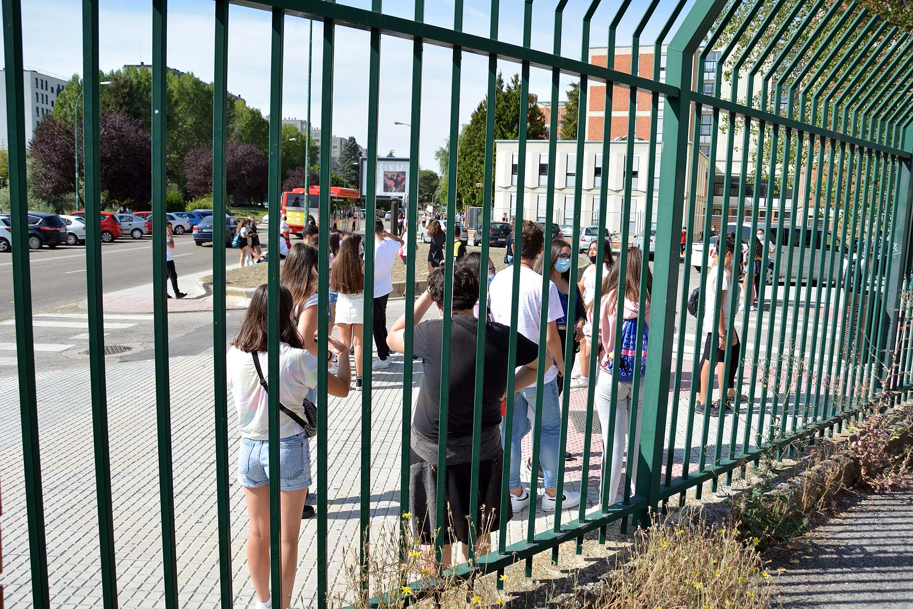 El trasiego de estudiantes ha sido una constante durante toda la mañana. 