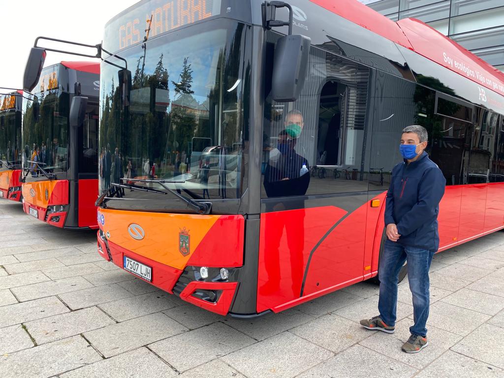 Fotos: El Ayuntamiento de Burgos presenta su nueva flota de autobuses urbanos