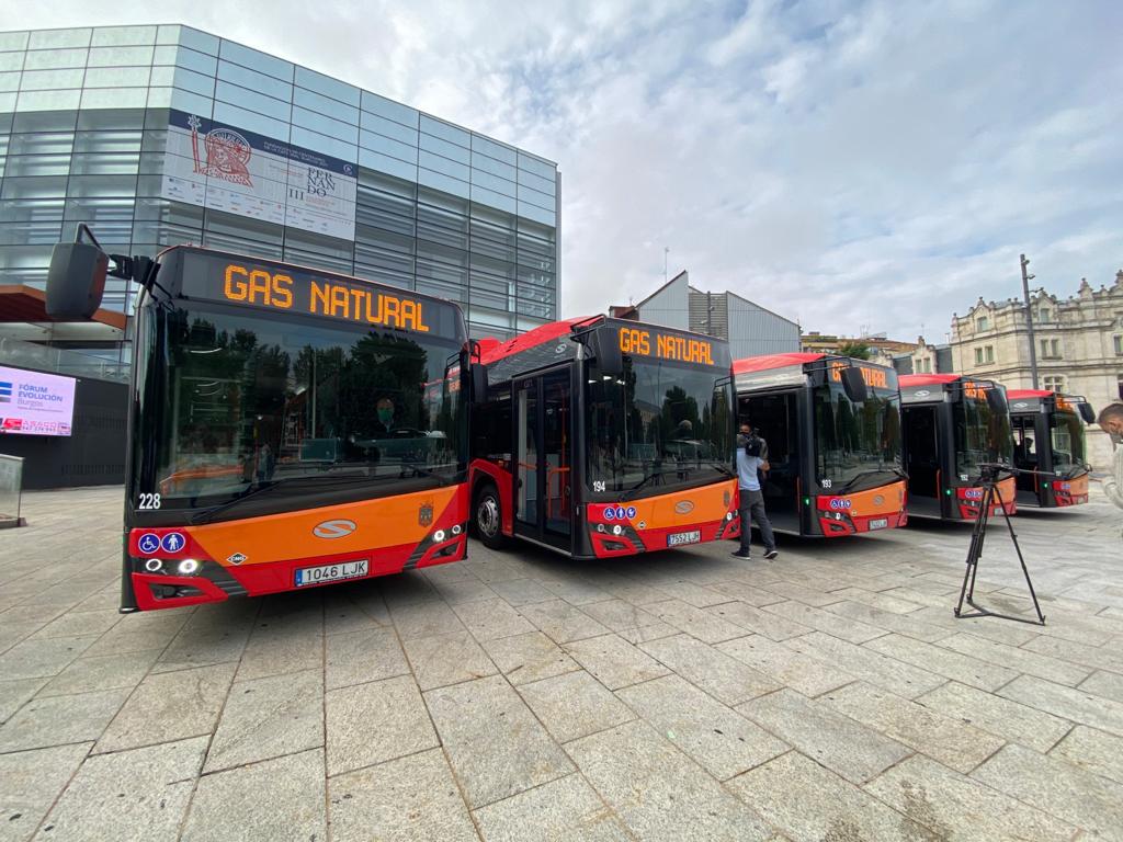 Fotos: El Ayuntamiento de Burgos presenta su nueva flota de autobuses urbanos