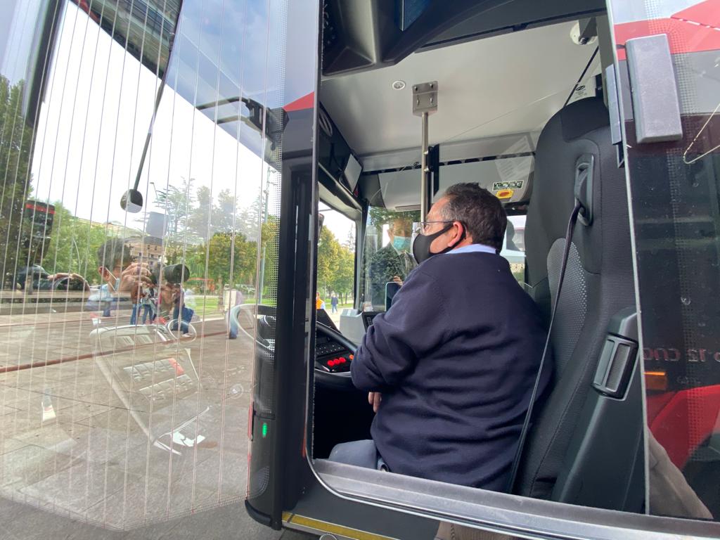 Fotos: El Ayuntamiento de Burgos presenta su nueva flota de autobuses urbanos