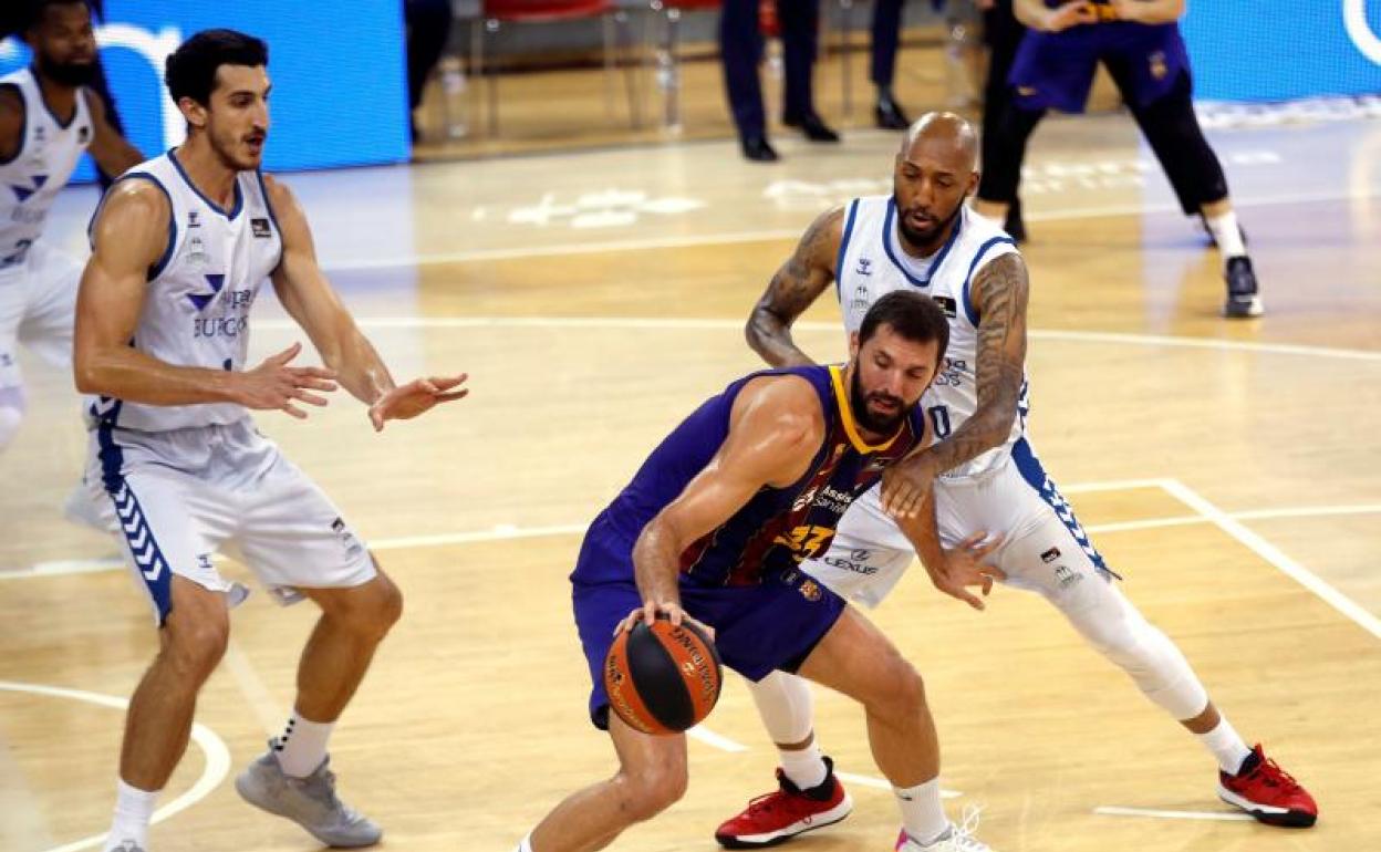 Nikola Mirotic, durante un partido del Barcelona contra el San Pablo Burgos. 