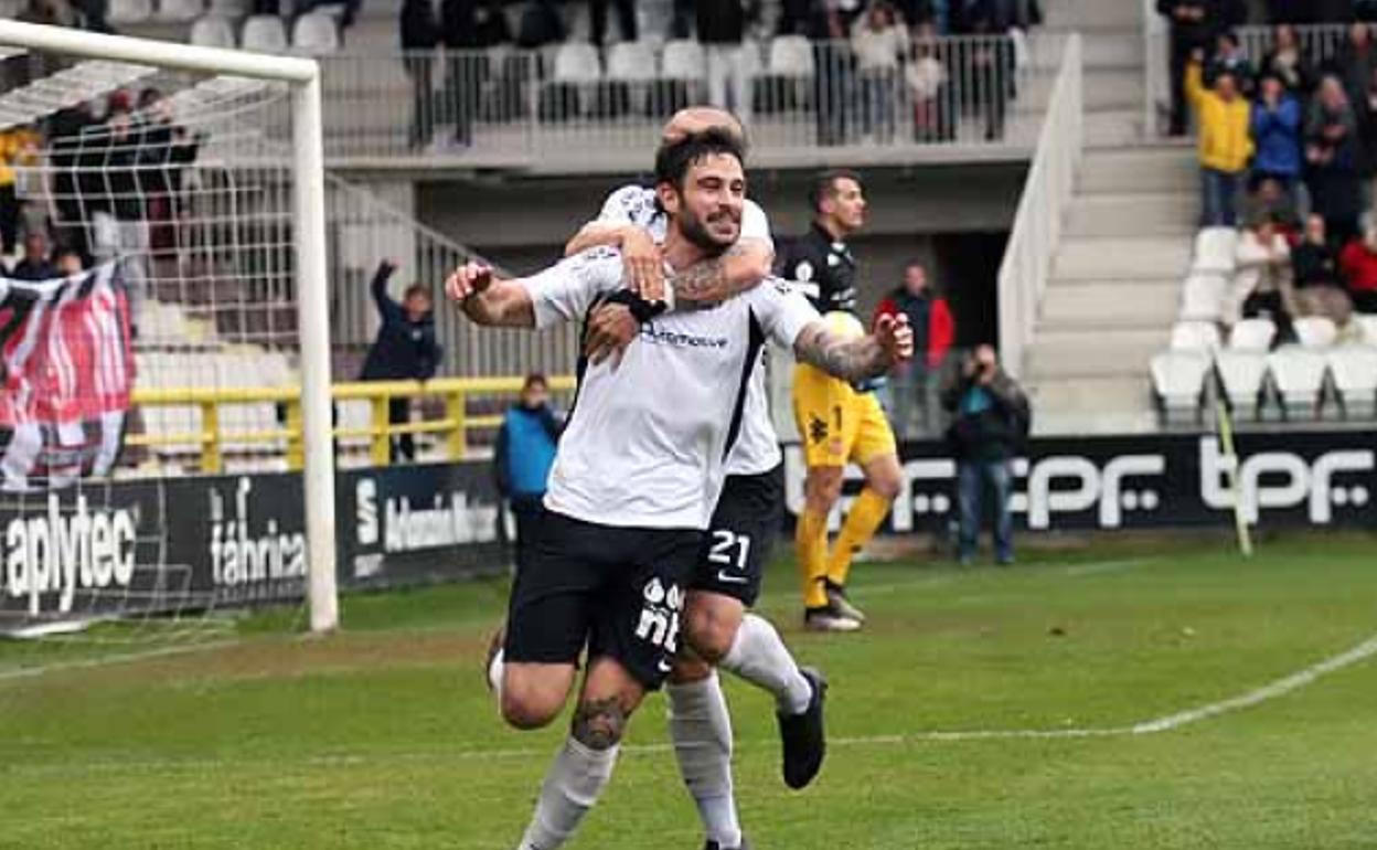 Miki Muñoz, celebrando un gol ante la Cultural la temporada pasada. 