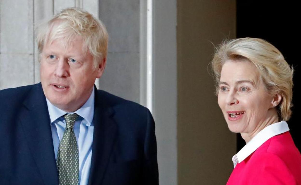 Boris Johnson y Ursula Von der Leyen, en una imagen de archivo.