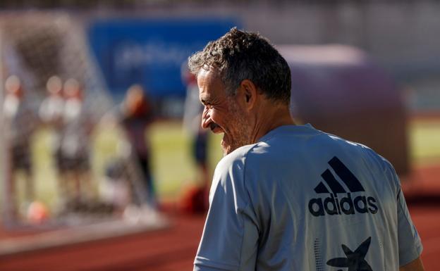 Luis Enrique, durante un entrenamiento de la selección española.