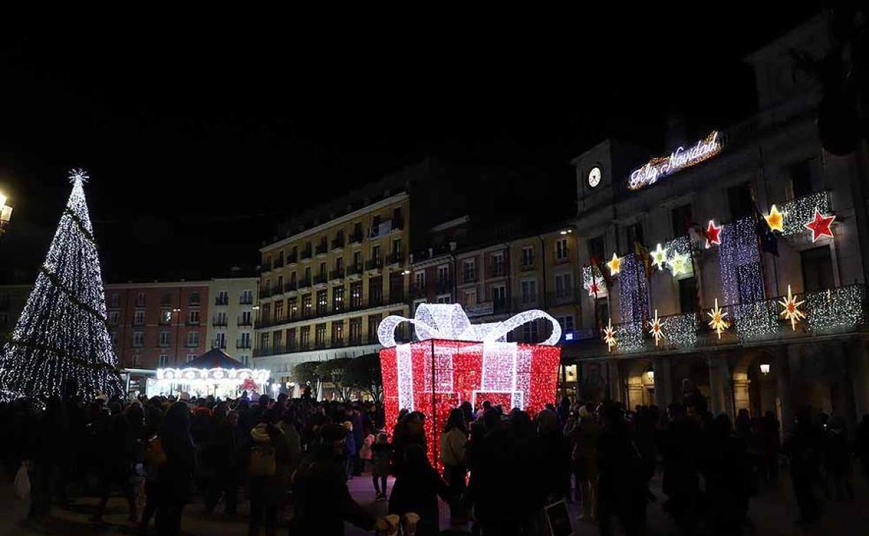 Encendido de luces en la Plaza Mayor de Burgos el pasado diciembre.