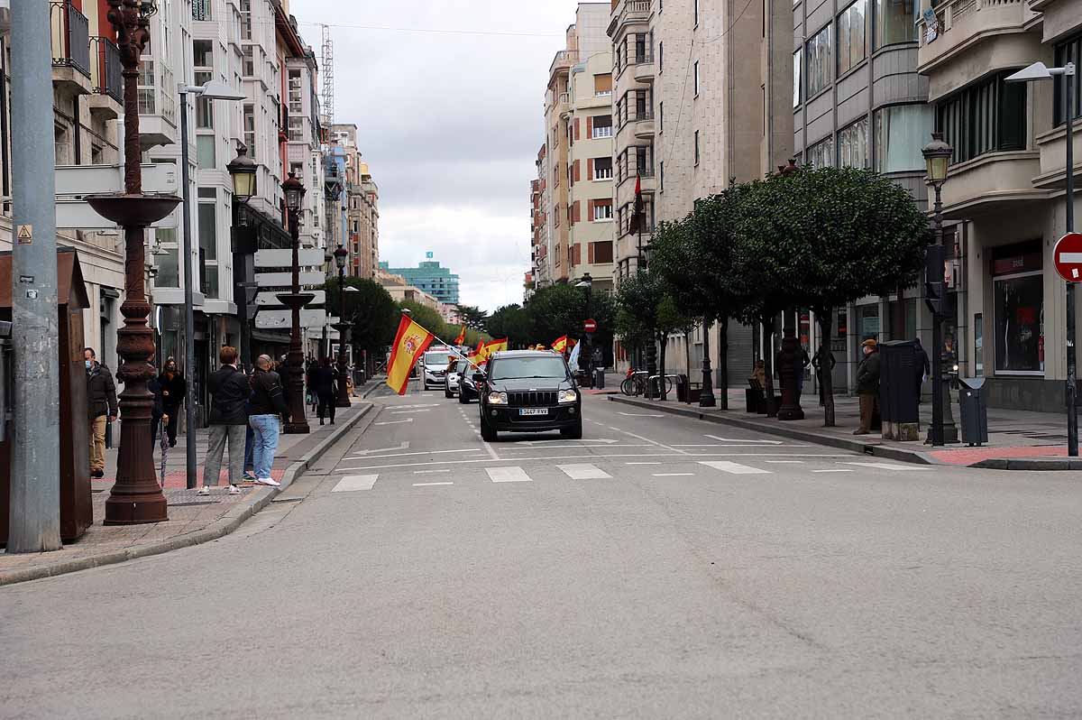 Fotos: Imágenes de la caravana de Vox en Burgos