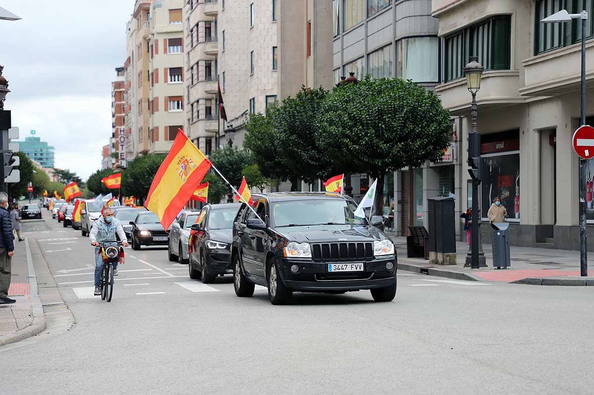 Fotos: Imágenes de la caravana de Vox en Burgos