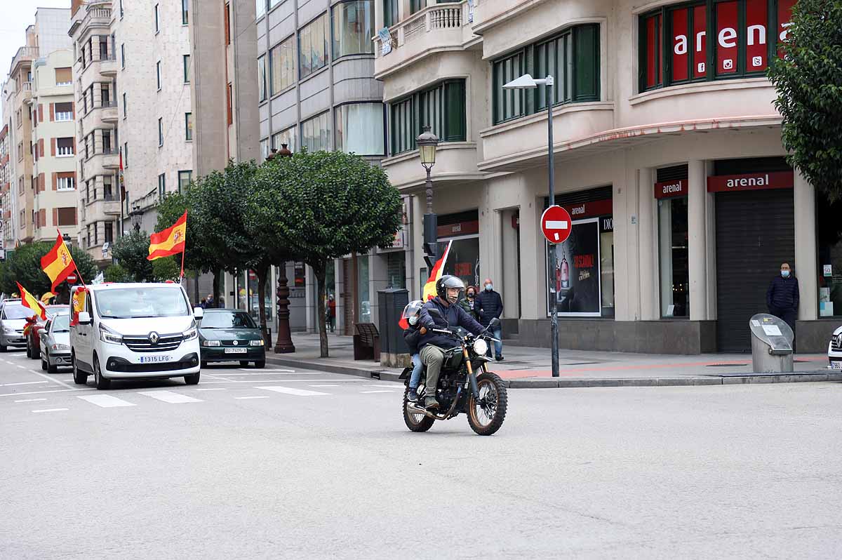 Fotos: Imágenes de la caravana de Vox en Burgos